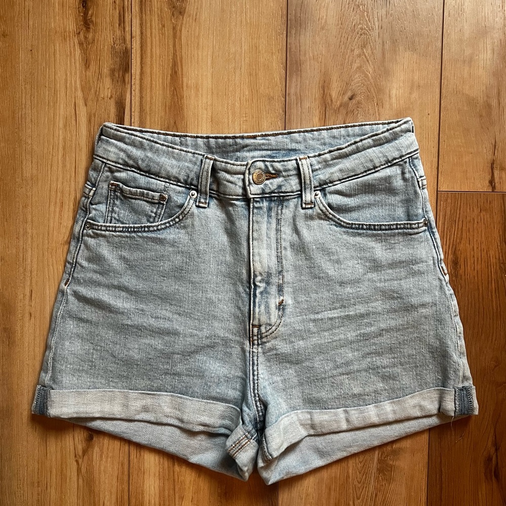 H&M High Waisted Mom Shorts
